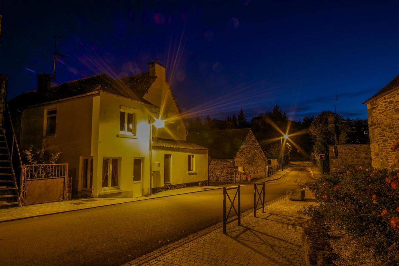 Auberge Le Canard Qui Rit Plélauff Екстериор снимка